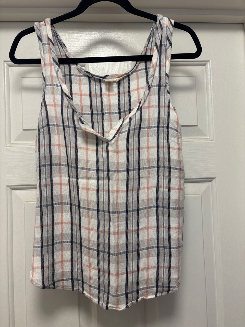 Plaid V-Neck Sleeveless Tank Top - White with Navy & Peach